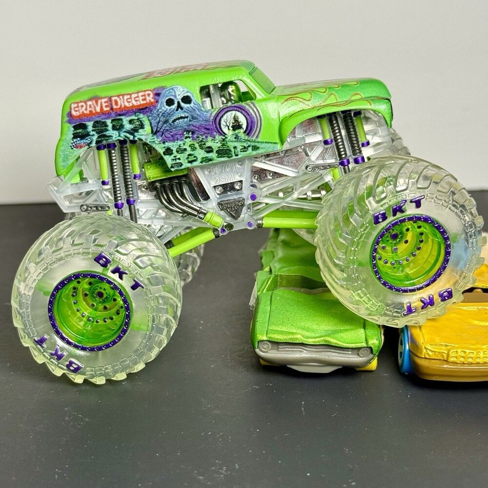 CUSTOM Monster Jam Grave Digger “Lime Green”  1:64 Monster Truck